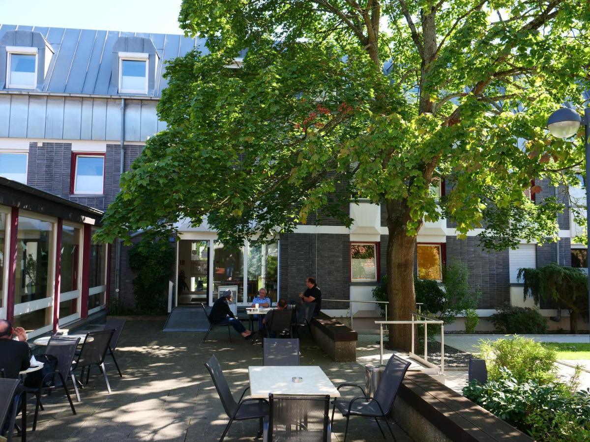 Nell-Breuning-Hotel Herzogenrath Exterior photo